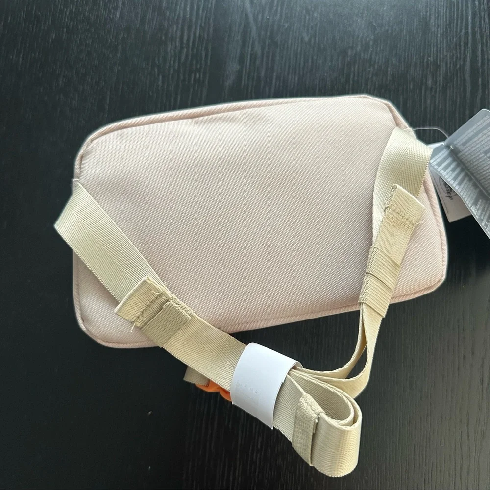 Disney Parks 2025 Walt Disney World Fanny Pack Belt Croddbody Bag NWT - Picture 5 of 5